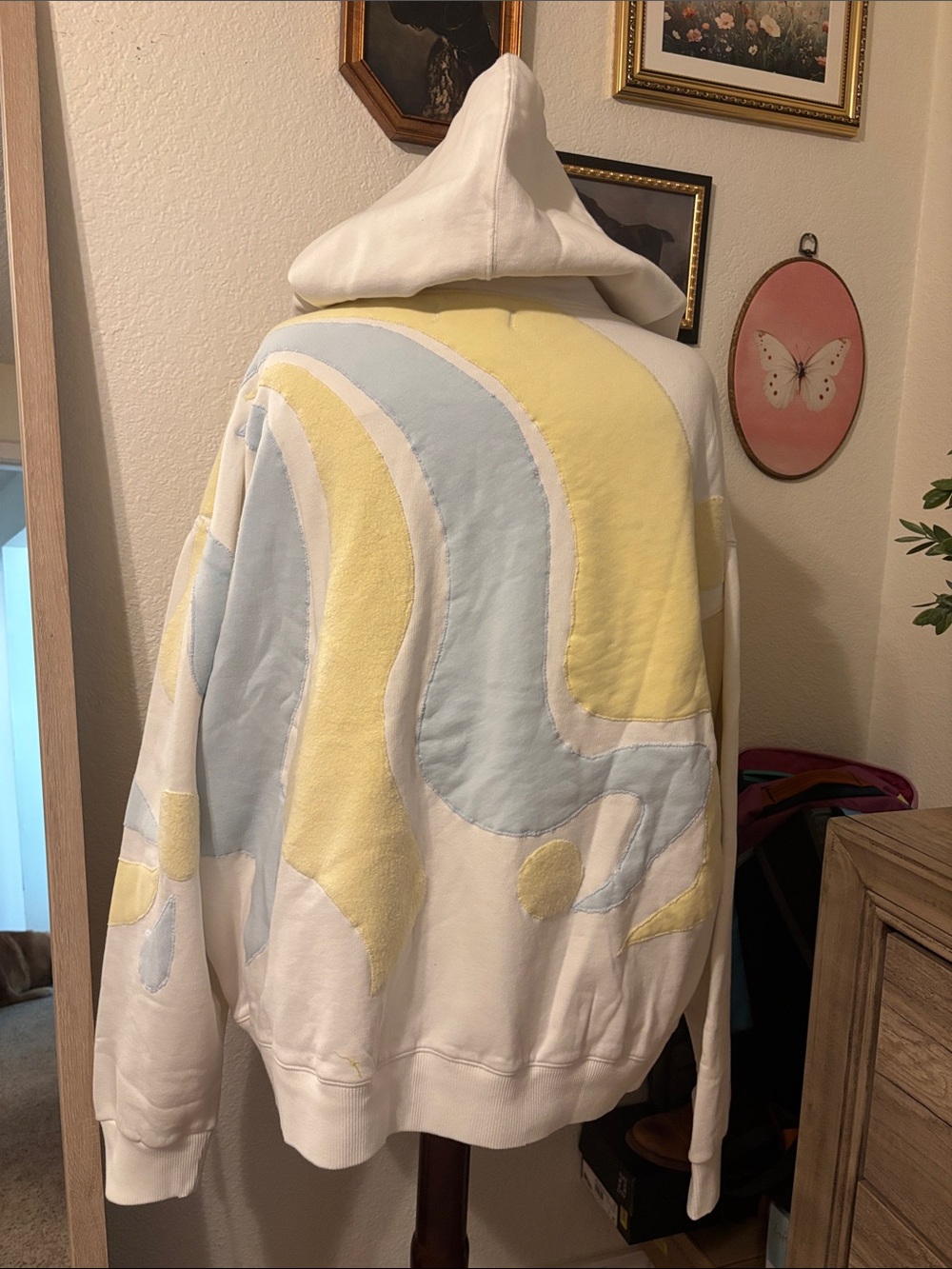 We The Free It’s A Vibe Hoodie with Patches Size Large Ivory Combo RARE - Picture 7 of 12